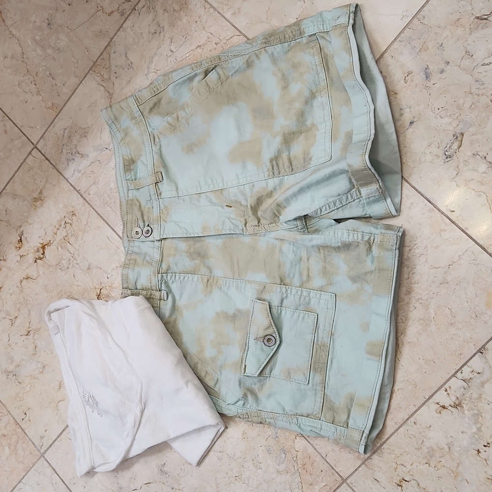 Anthropologie Camouflage Shorts q